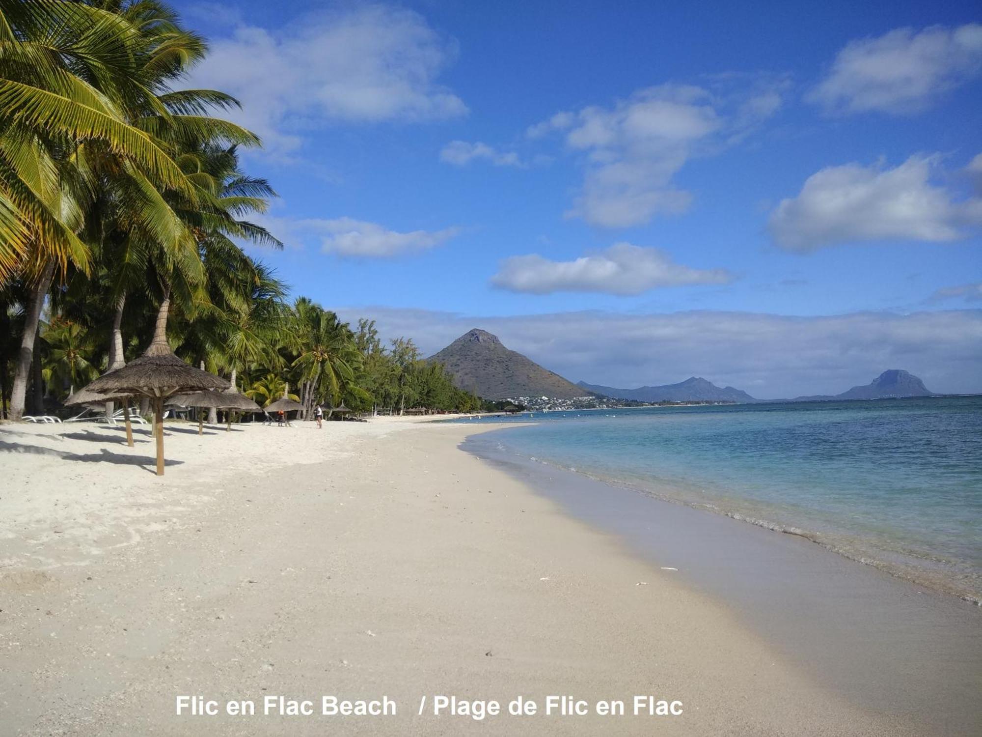 Alpha Villa Flic en Flac Exterior photo